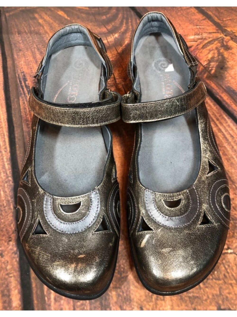 Naot Womens 41 / 10 Rongo Metallic Slingback Closed Toe Mary Jane Shoes